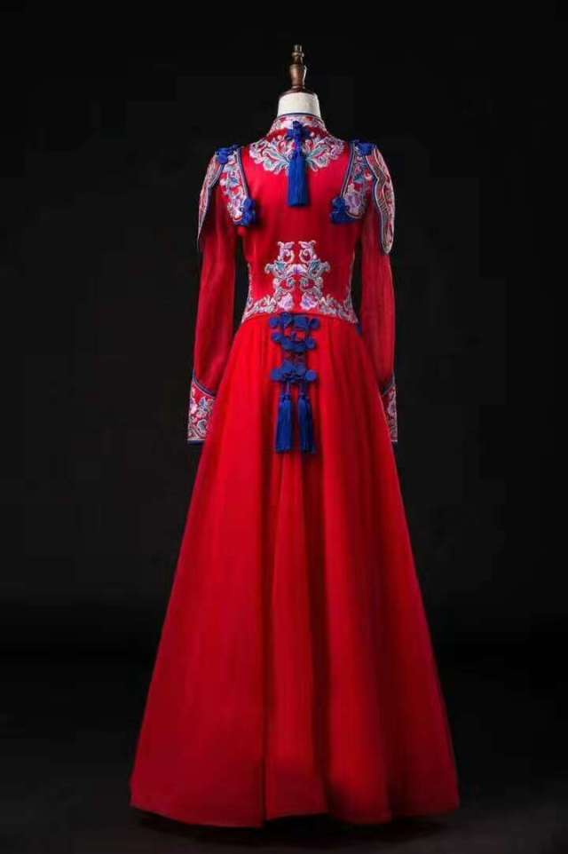 滿族服飾文化主題展參展設計師專訪--張立