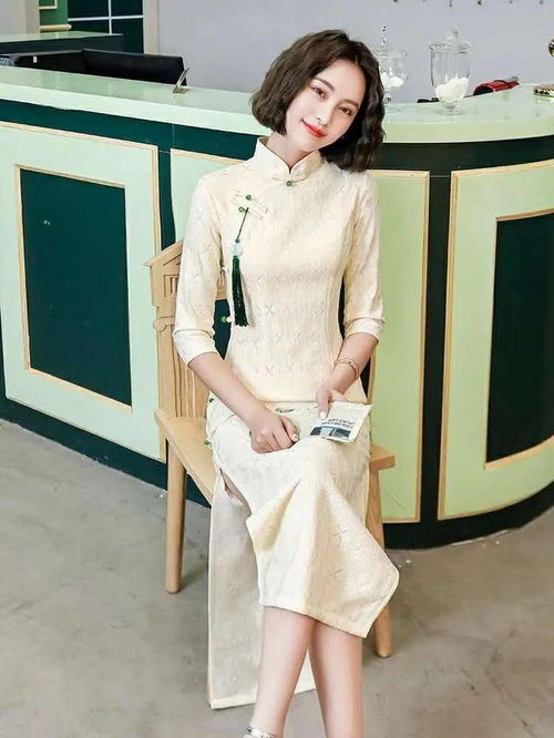 改良旗袍元素的服飾裝點(diǎn)名媛風(fēng)格