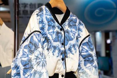 省長點贊!支柱產(chǎn)業(yè)煥新彩,服裝產(chǎn)品斬獲省長杯金獎!